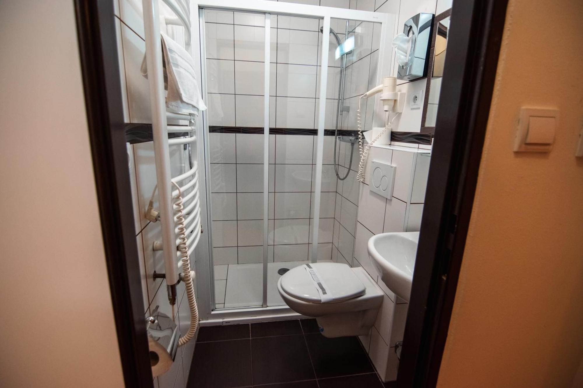 Hotel U Kaple Дечин Экстерьер фото